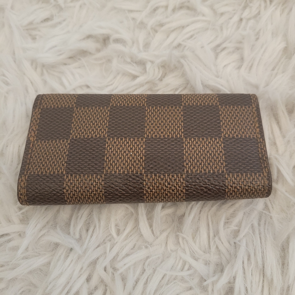 LV Key Holder - Picture 2 of 9